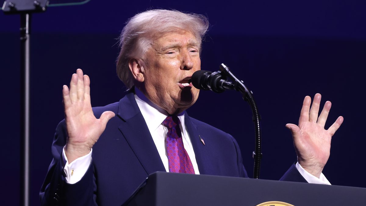 President Donald Trump speaking at a 2026 rally in Phoenix, Arizona. Photo: Gage Skidmore / Wikimedia Commons (CC BY-SA 4.0).